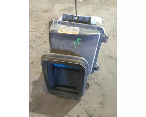 INTERNATIONAL TERRASTAR AIR CLEANER