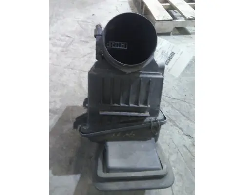 INTERNATIONAL TERRASTAR AIR CLEANER