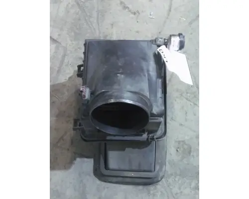 INTERNATIONAL TERRASTAR AIR CLEANER