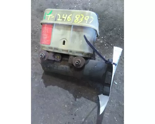 INTERNATIONAL TERRASTAR BRAKE MASTER CYLINDER