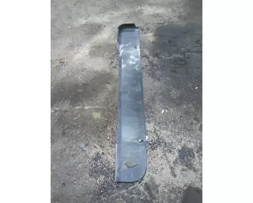 INTERNATIONAL TERRASTAR CAB SKIRT FILLER PANEL