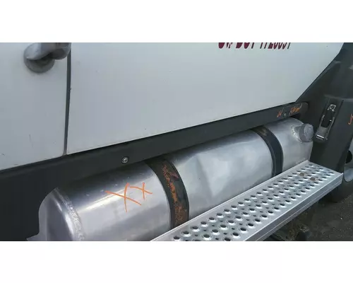 INTERNATIONAL TERRASTAR CAB SKIRT FILLER PANEL