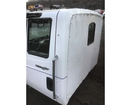 INTERNATIONAL TERRASTAR Cab