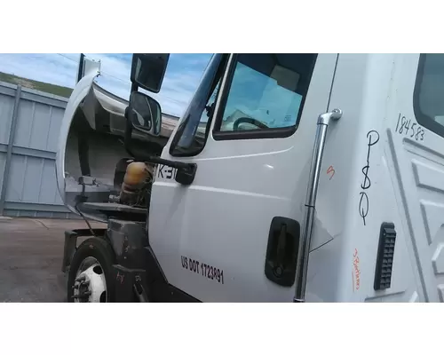 INTERNATIONAL TERRASTAR DOOR ASSEMBLY, FRONT