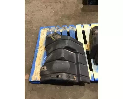 INTERNATIONAL TERRASTAR FENDER, SPLASH SHIELDGUARD