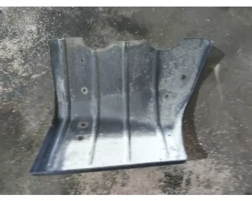 INTERNATIONAL TERRASTAR FENDER, SPLASH SHIELDGUARD