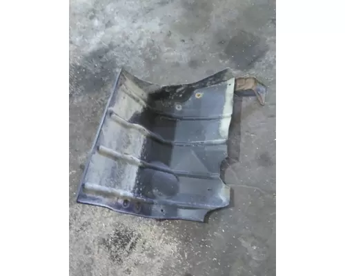 INTERNATIONAL TERRASTAR FENDER, SPLASH SHIELDGUARD