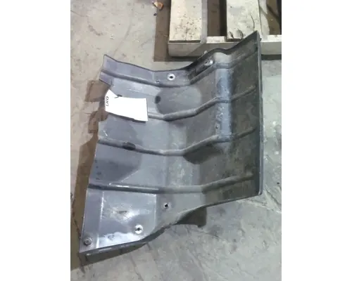 INTERNATIONAL TERRASTAR FENDER, SPLASH SHIELDGUARD