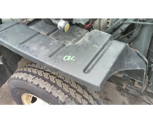 INTERNATIONAL TERRASTAR FENDER, SPLASH SHIELDGUARD