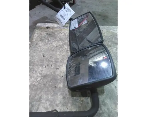 INTERNATIONAL TERRASTAR MIRROR ASSEMBLY CABDOOR