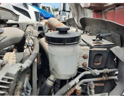 INTERNATIONAL TERRASTAR POWER STEERING RESERVOIR