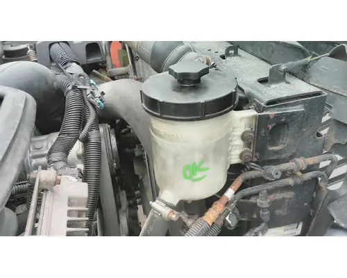 INTERNATIONAL TERRASTAR POWER STEERING RESERVOIR