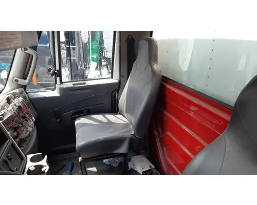 INTERNATIONAL TERRASTAR SEAT, FRONT