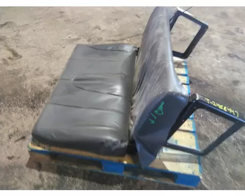 INTERNATIONAL TERRASTAR SEAT, FRONT
