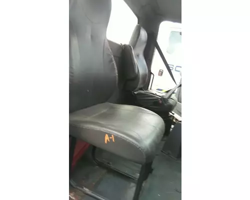 INTERNATIONAL TERRASTAR SEAT, FRONT