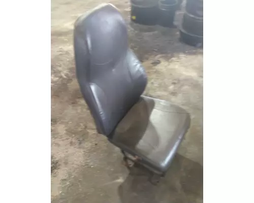 INTERNATIONAL TERRASTAR SEAT, FRONT
