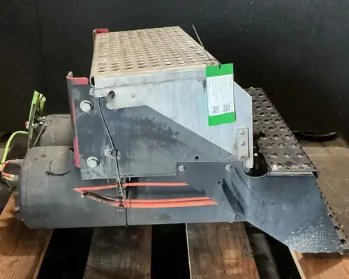 INTERNATIONAL TranStar 8600 Battery BoxTray