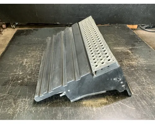 INTERNATIONAL TranStar 8600 Battery Boxes