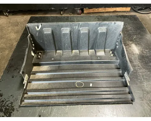 INTERNATIONAL TranStar 8600 Battery Boxes