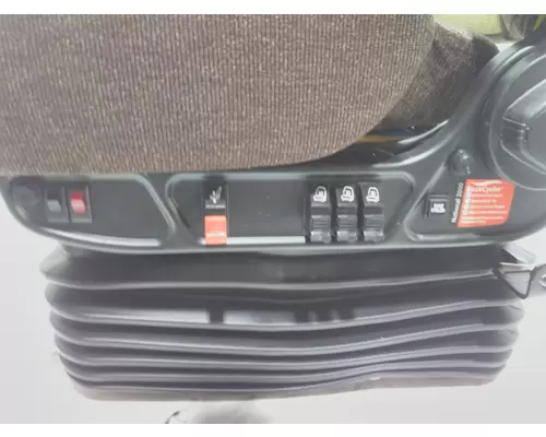 INTERNATIONAL UNIVERSAL Seat, Front