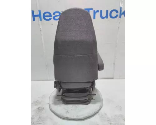 INTERNATIONAL UNIVERSAL Seat, Front
