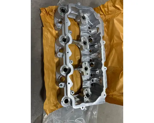 INTERNATIONAL VT 275 Valve Cover