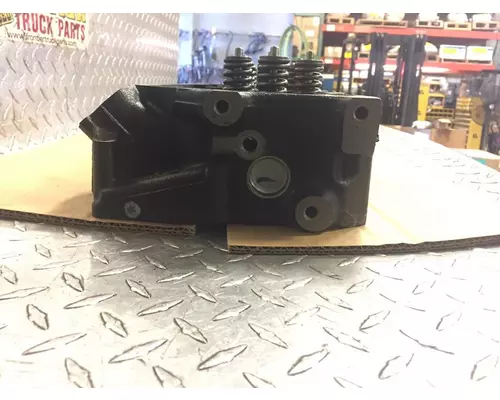 INTERNATIONAL VT365 Engine Cylinder Head