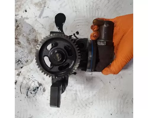 INTERNATIONAL VT365 Oil Pump