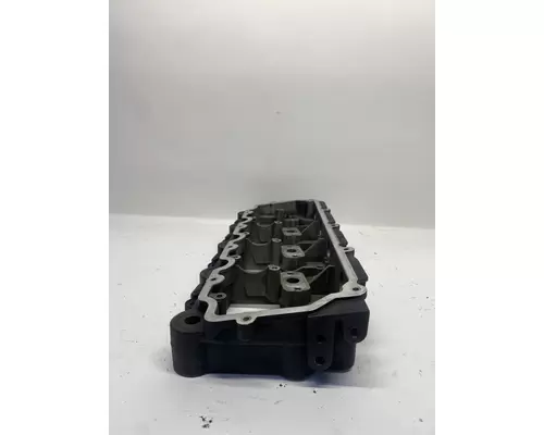 INTERNATIONAL VT365 Valve Cover