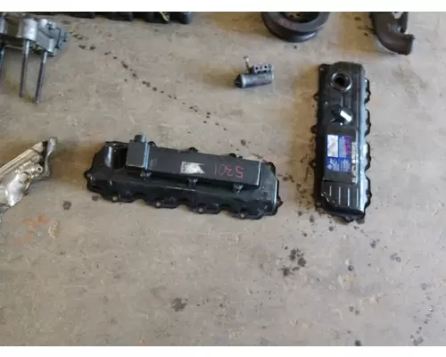 INTERNATIONAL VT365 Valve Cover