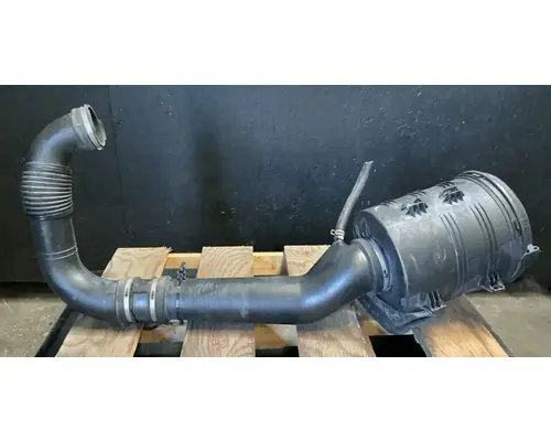 INTERNATIONAL WorkStar 7400 Air Cleaner