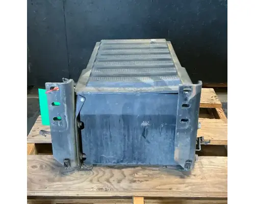 INTERNATIONAL WorkStar 7400 Battery Boxes