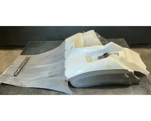 INTERNATIONAL WorkStar 7400 Fender Extension