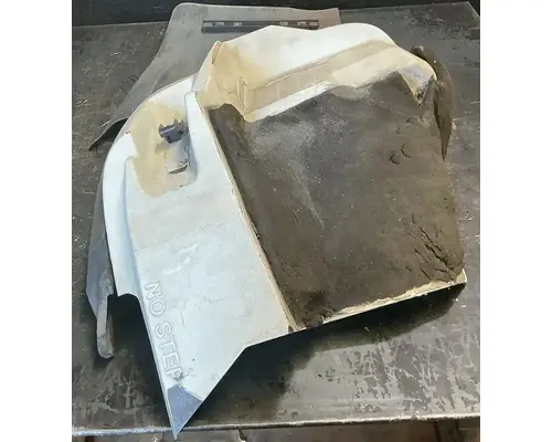 INTERNATIONAL WorkStar 7400 Fender Extension