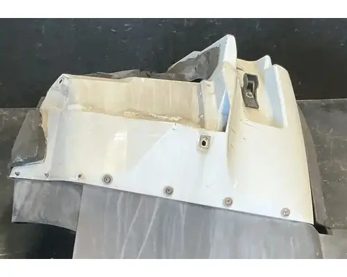 INTERNATIONAL WorkStar 7400 Fender Extension