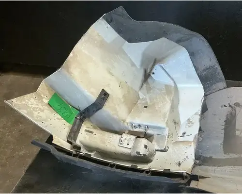 INTERNATIONAL WorkStar 7400 Fender Extension