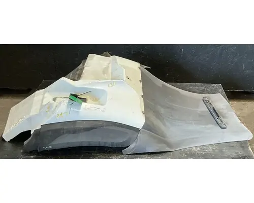 INTERNATIONAL WorkStar 7400 Fender Extension