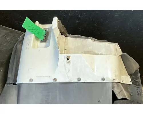 INTERNATIONAL WorkStar 7400 Fender Extension