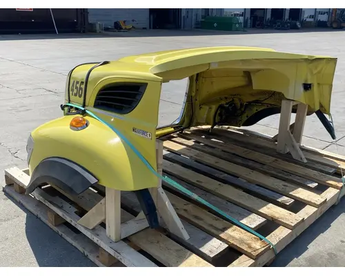 INTERNATIONAL WorkStar 7400 Hood
