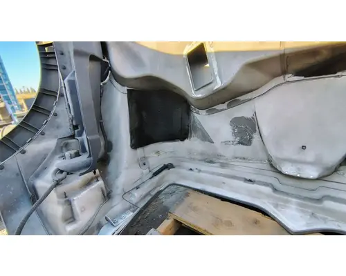 INTERNATIONAL WorkStar 7400 Hood