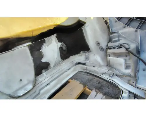 INTERNATIONAL WorkStar 7400 Hood