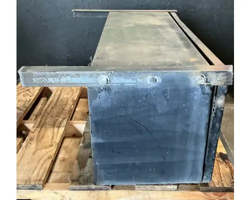 INTERNATIONAL WorkStar 7400 Tool Box