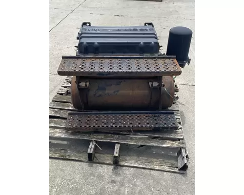 INTERNATIONAL WorkStar 7500 Battery Box