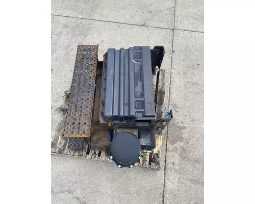INTERNATIONAL WorkStar 7500 Battery Box