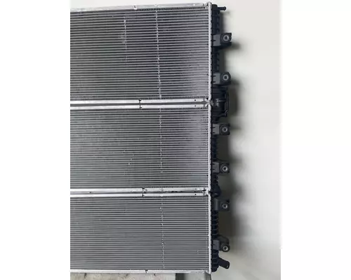 INTERNATIONAL WorkStar Radiator