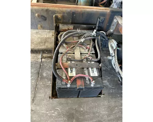 INTERNATIONAL Workstar Battery Box