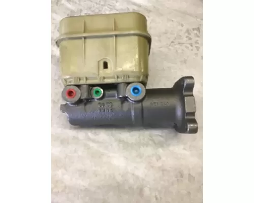 INTERNATIONAL  BRAKE MASTER CYLINDER