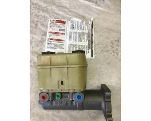 INTERNATIONAL  Brake Master Cylinder