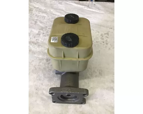 INTERNATIONAL  Brake Master Cylinder