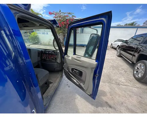 INTERNATIONAL  Cab